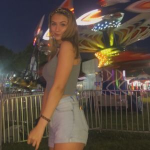 Meet your Posher, Emilee